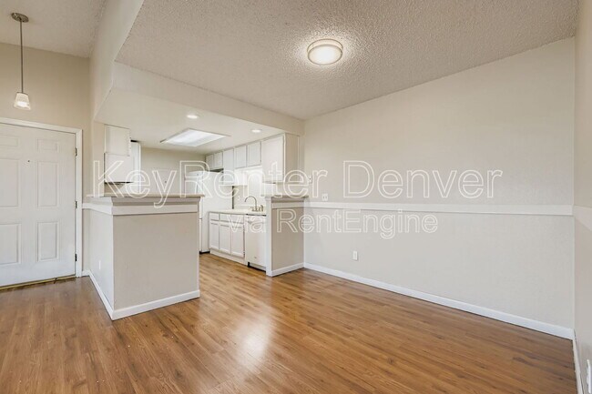 Foto del edificio - 18063 E Ohio Ave