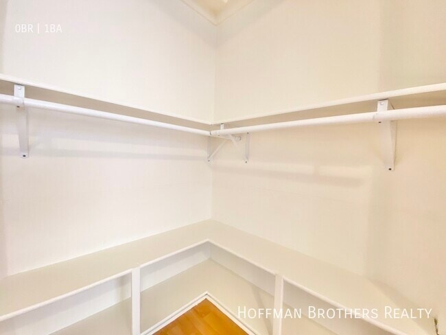 Foto del edificio - 1817 Ivar Ave