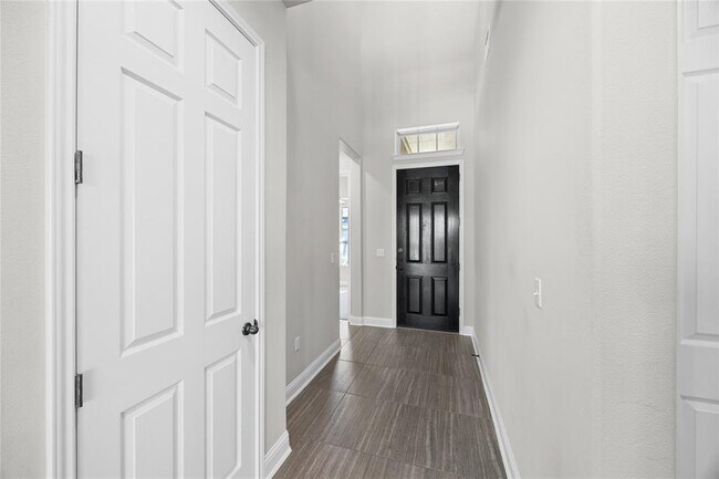 Foto del edificio - 7102 Cut Plains Trail