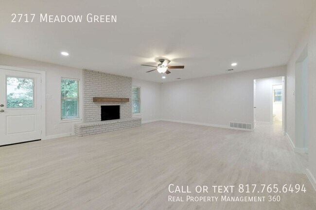 Building Photo - 2717 Meadow Green