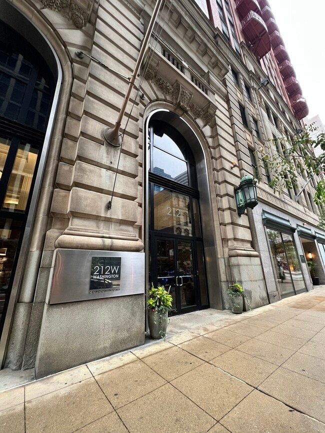 Building Photo - 212 W Washington St