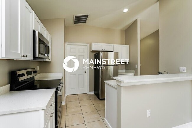 Foto del edificio - 3 Bedroom Pet-Friendly Home in LEHIGH ACRE...