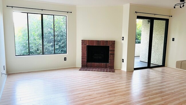 Building Photo - 3544 S Centinela Ave