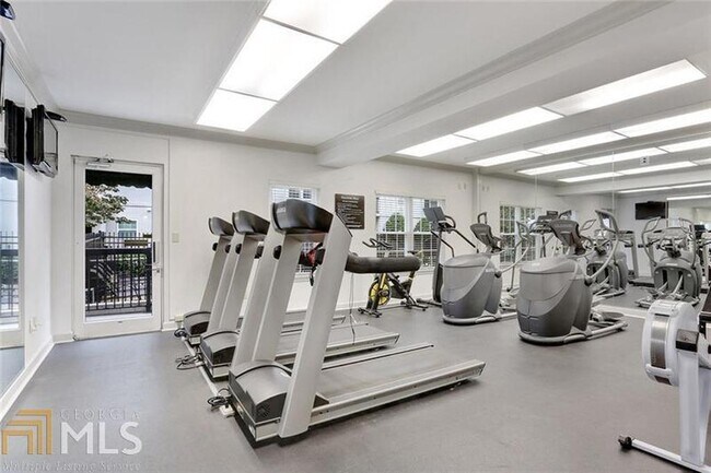 Foto del edificio - 1074 Peachtree Walk NE
