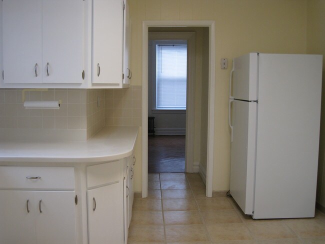 Building Photo - 22 Parrott Pl