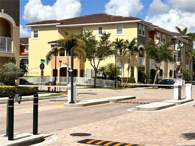 Building Photo - 10870 NW 88th Terrace