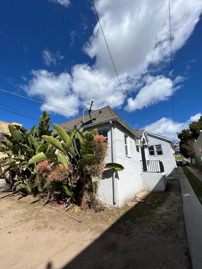 Photo - 3926 W 28th St Apartment