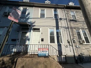 Building Photo - 138 Coral St