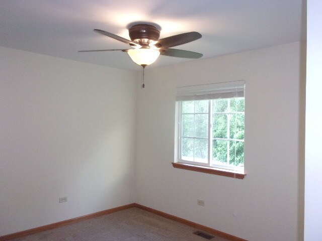 Building Photo - 122 W Bodine Dr