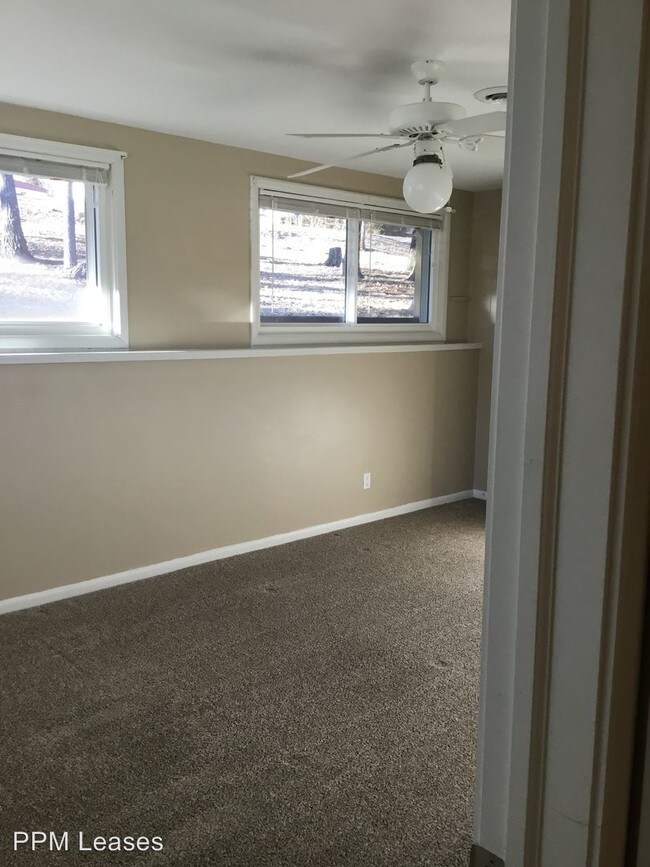 Building Photo - 5 Church Dr