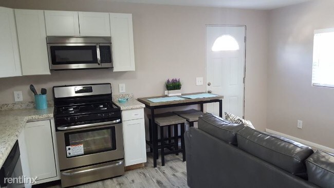 Foto del edificio - 1 br, 1 bath House - 249.5 North 5th St.