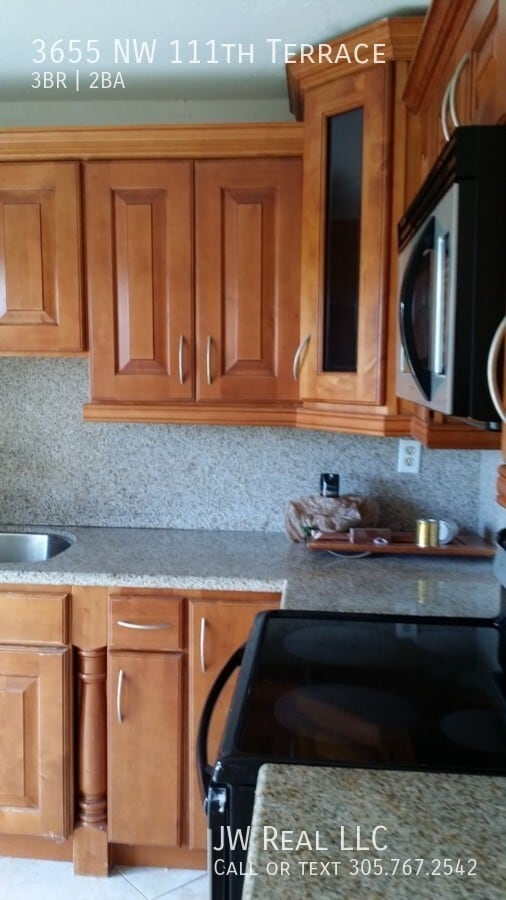 Foto del edificio - 3655 NW 111th Terrace