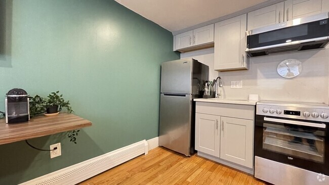 Building Photo - 511 Beacon St
