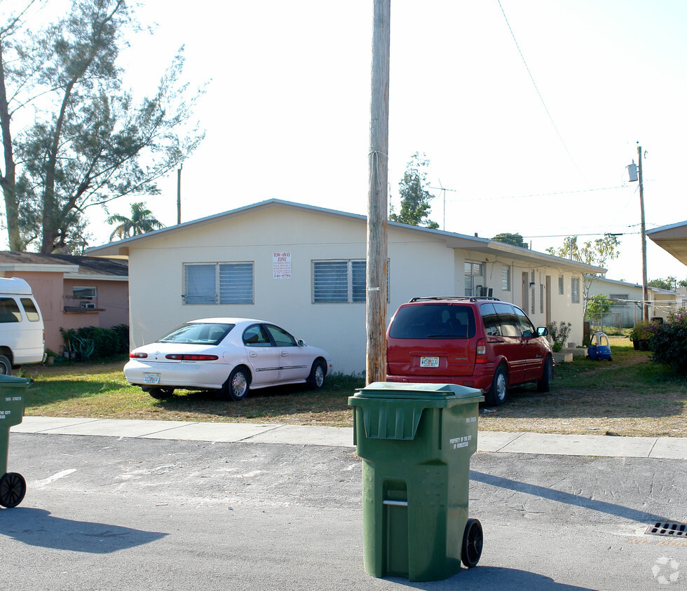 Foto del edificio - 1122-1162 NW 10th St