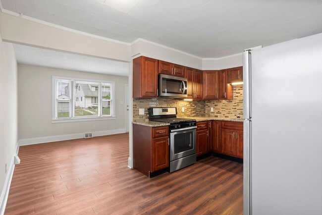 Foto del edificio - 412 Woodbury Lake Rd