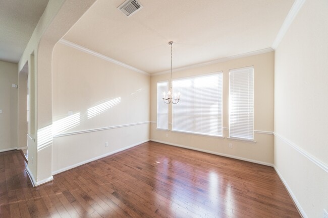 Building Photo - 607 Overdell Dr