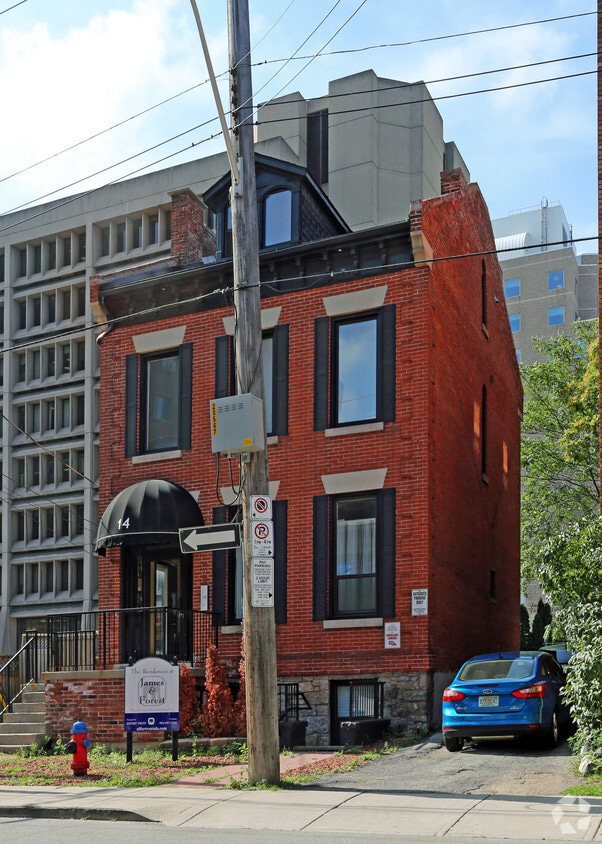 Building Photo - James & Forest Apartments