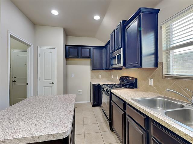 Building Photo - 1114 Bexar Ave