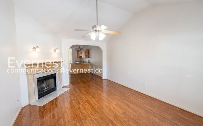 Foto del edificio - 2 Bed & 2 Bath House / Pet-friendly / Section 8 Accepted