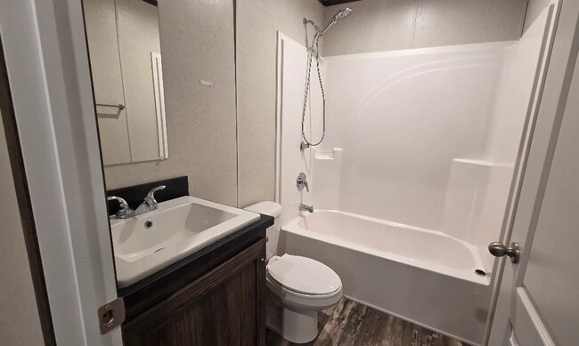 Foto del edificio - 115 Applewood Ln