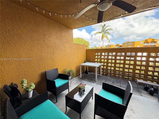 Building Photo - 1 Fontainebleau Blvd