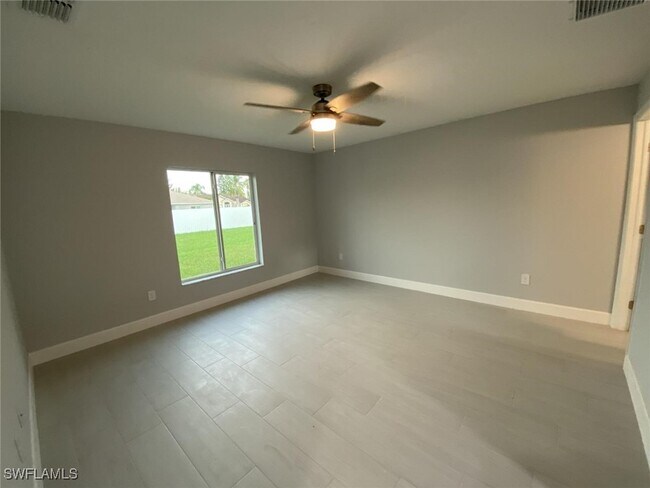 Foto del edificio - 21 NE 16th Pl