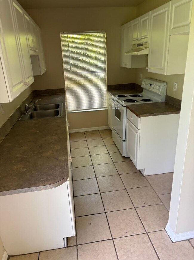 Foto del edificio - 4756-4758 28 ST SW