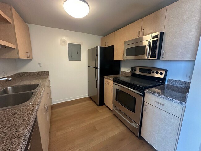 Building Photo - 1 Bedroom on the 16th Floor at Acqua Vista...