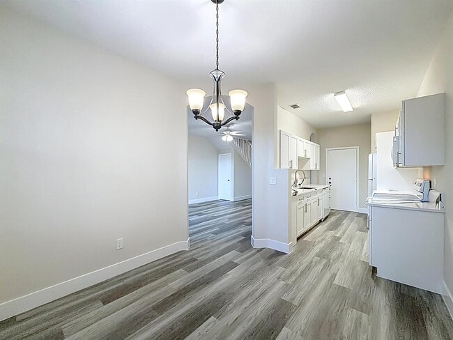 Foto del edificio - 1010 Seminole Palms Dr