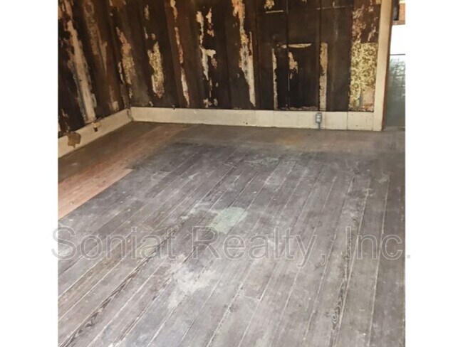 Foto del edificio - 1023 Clouet St