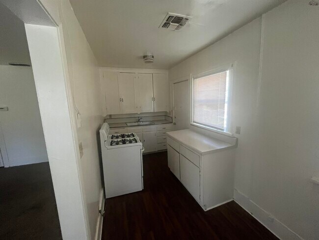 Foto del edificio - 2141 Ave K