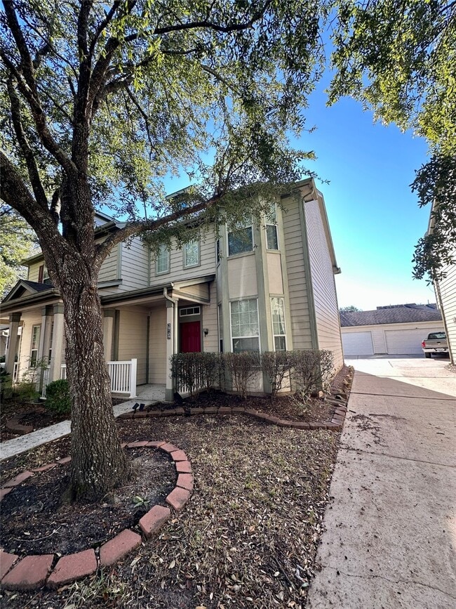 Building Photo - 29709 Valley Center Dr