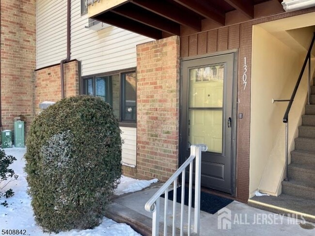 Building Photo - 1307 Cricket Ln