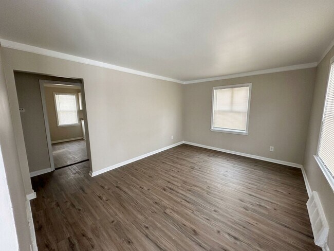 Building Photo - 6348 Lodewyck St