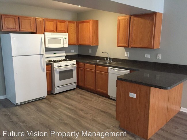 Building Photo - 3 br, 2.5 bath House - 905 Montgomery Rd #D