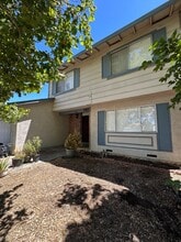 Building Photo - 567 E Wigeon Way