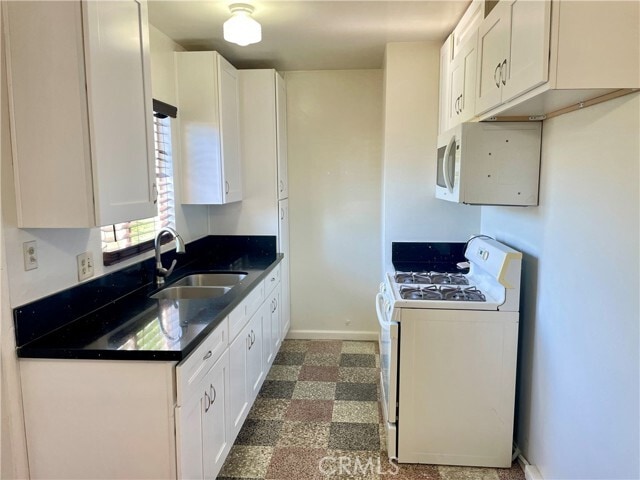 Building Photo - 538 St