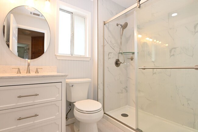 Building Photo - 2 / 1.5 Townhome near Alum Rock & White - ...