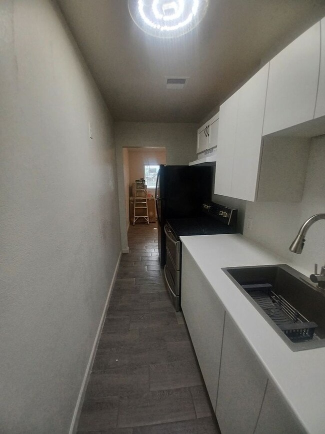 Photo - Madison Apartment