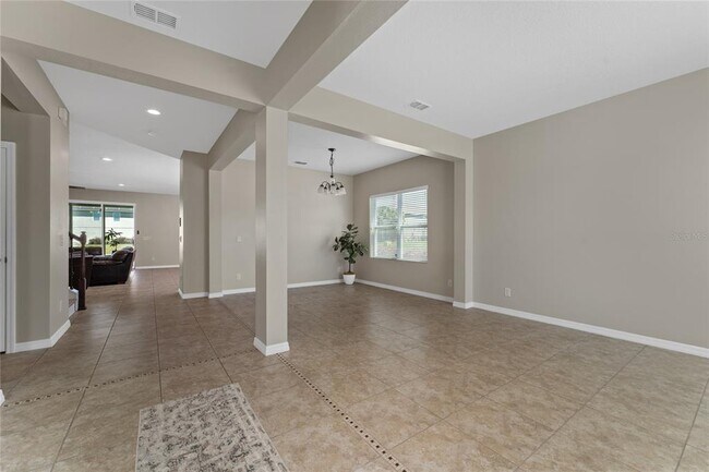 Building Photo - 14537 San Lorenzo Dr