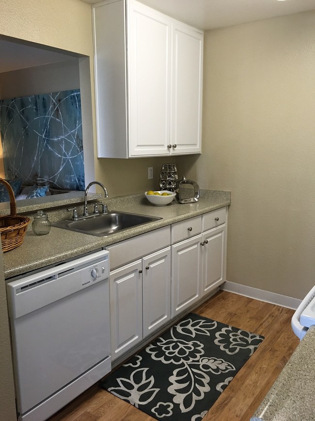 COCINA - Seabreeze Apartment Homes