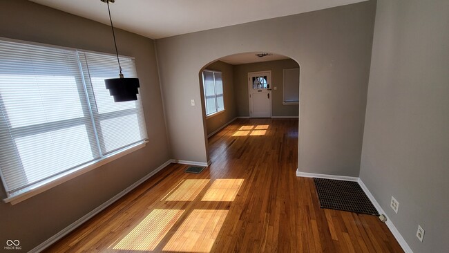 Foto del edificio - 5171 Evanston Ave