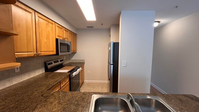 Foto del edificio - 2048 Alta Meadows Ln