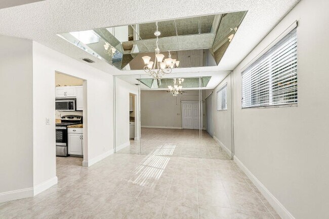 Foto del edificio - 9770 Nickels Blvd