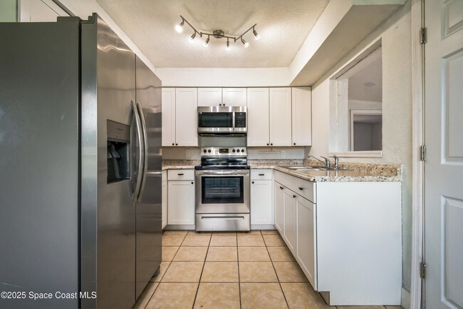 Building Photo - 3312 Plummer Cir