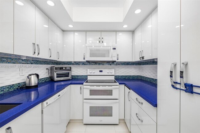 Foto del edificio - 9511 Collins Ave