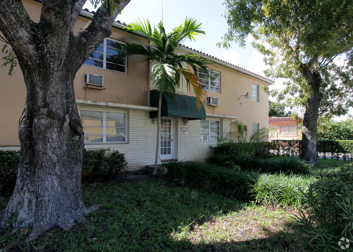 1440 S Le Jeune Rd, Miami, FL 33134 Apartments in Miami, FL