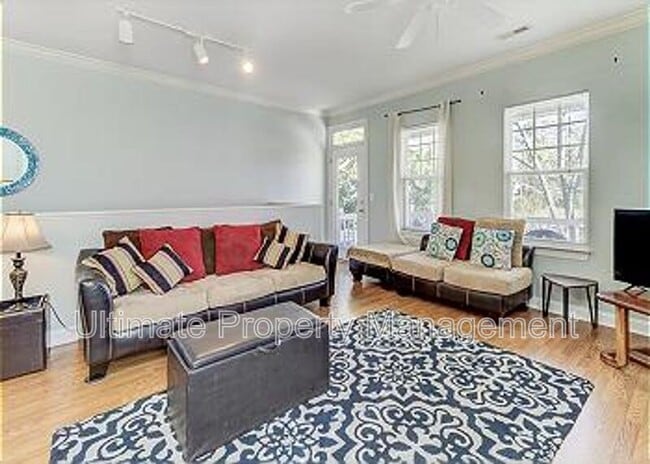 Building Photo - 618 S 3rd St