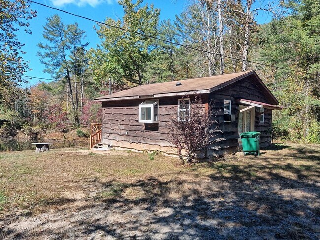 Foto del edificio - Beautiful One Bedroom Cabin on your own Pr...