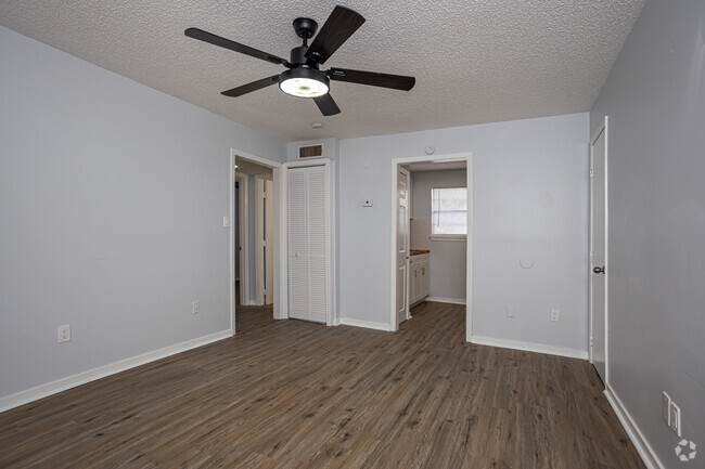 2BR, 1BA - 525SF - Bridge Haven Apartments